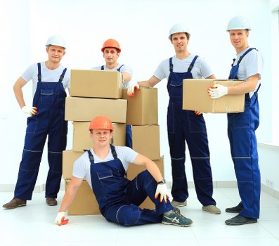 Careful handling of boxes and household items during a South Wimbledon move