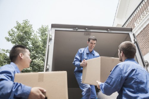 Packing boxes and moving supplies for a South Wimbledon home move