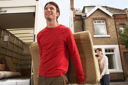 South Wimbledon property move with van access and packing support