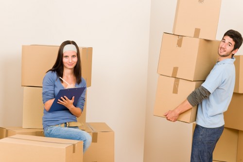 Local removal truck hire for flats and houses near South Wimbledon